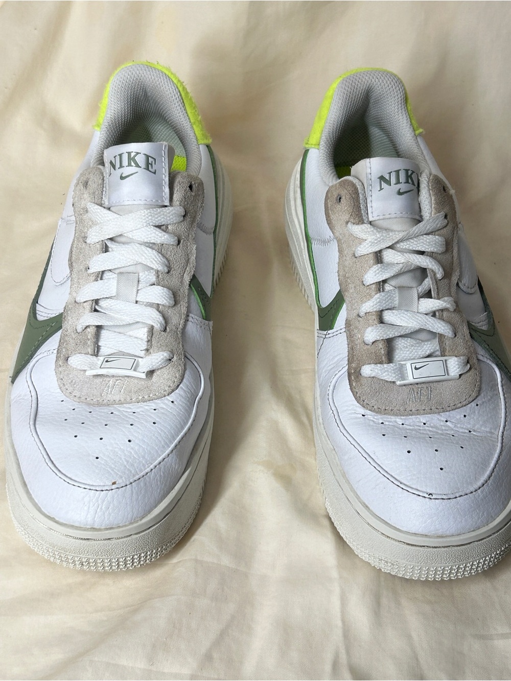 Nike Women's Air Force 1 PLT.AF.ORM sneakers in white, oil green, & volt size 8 - Picture 3 of 7